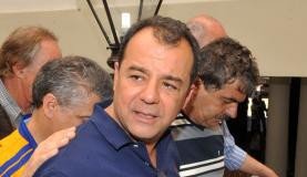 Sérgio Cabral chega ao Rio e vai para o presídio de Bangu 8