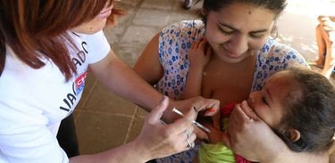 Sarampo: estados recebem doses extras da vacina tríplice viral