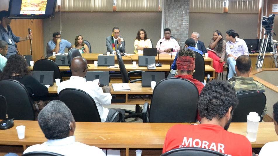 Hilton Coelho defende que o Governo estabeleça “um debate sincero sobre a valorização dos trabalhadores em Educação