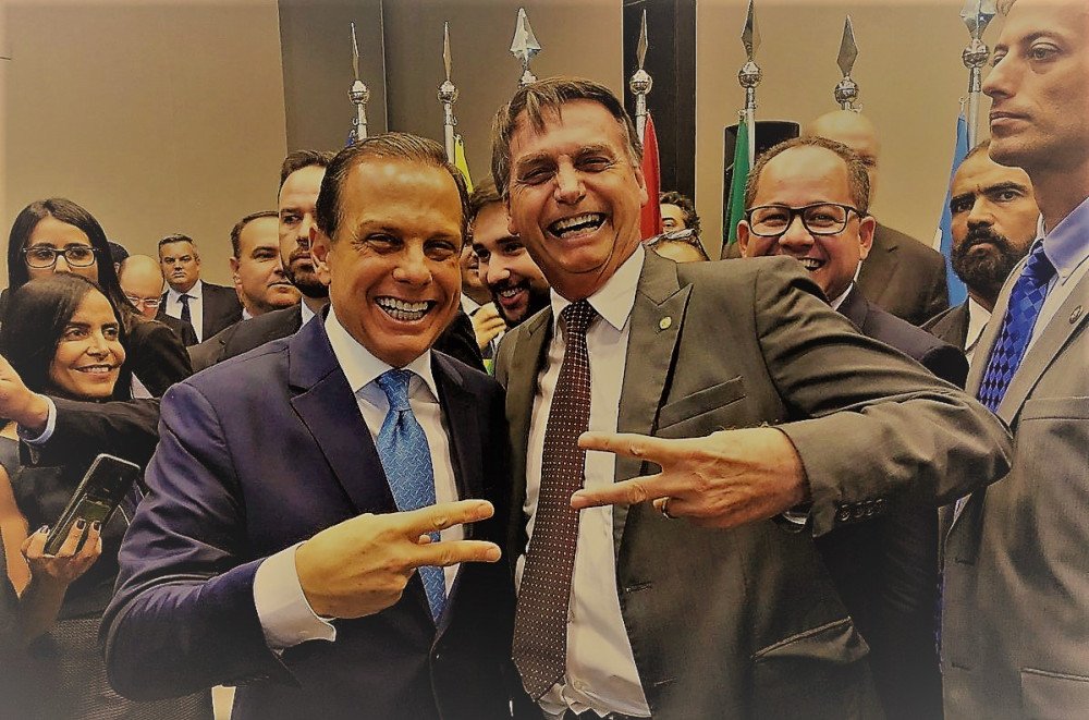 Bolsonaro diz que Doria 'mamou' em governos do PT: 'A bandeira era vermelha'