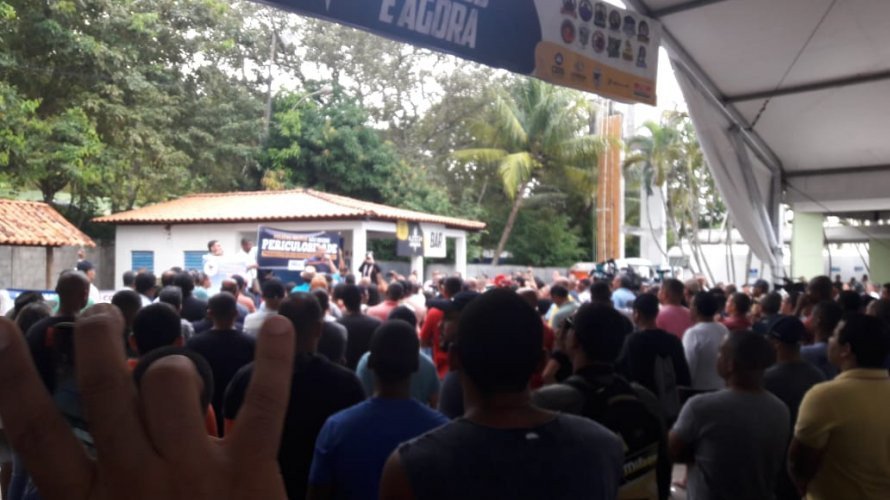 Após assembleia, policiais militares decidem não entrar em greve