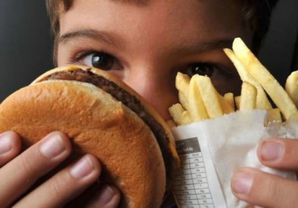 Campanha Setembro Laranja alerta para a obesidade infantil