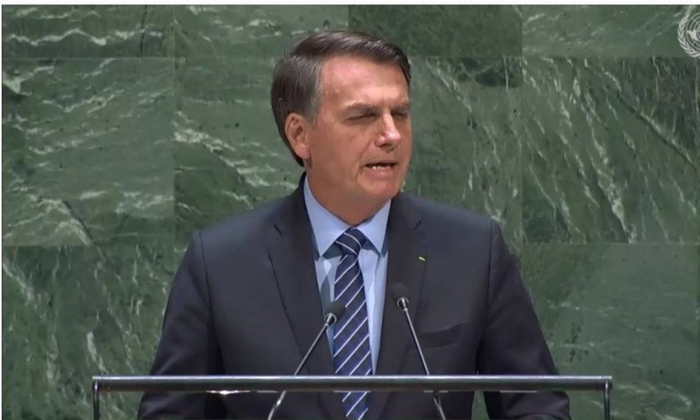 Em discurso agressivo na ONU, Bolsonaro ataca países e nega destruição na Amazônia