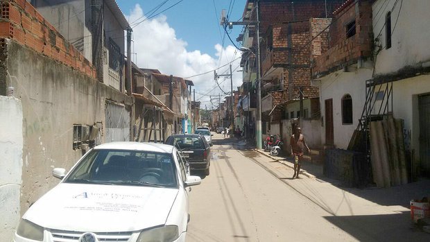 Homem é morto e três pessoas são baleadas em festa paredão na Boca do Rio