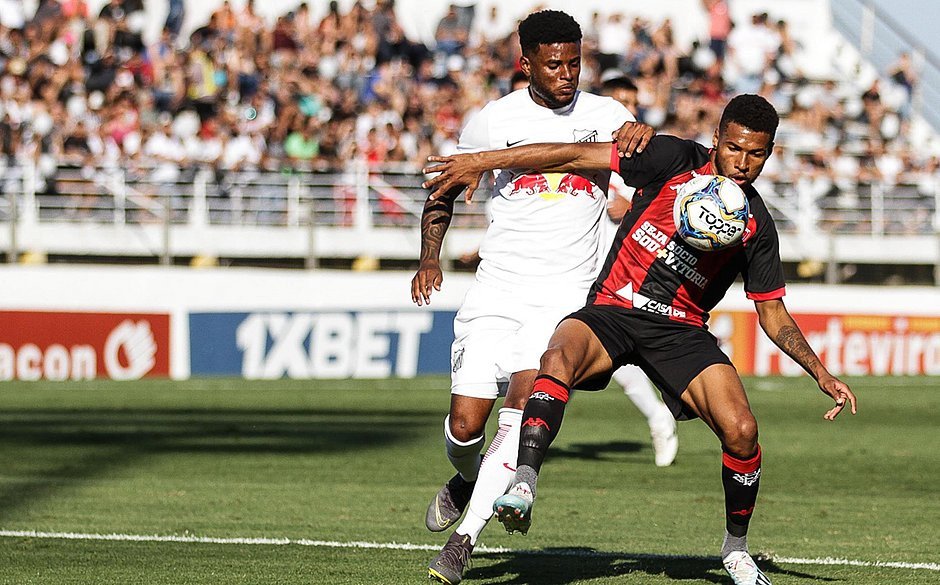 Vitória perde para o Bragantino e se mantém na zona de rebaixamento