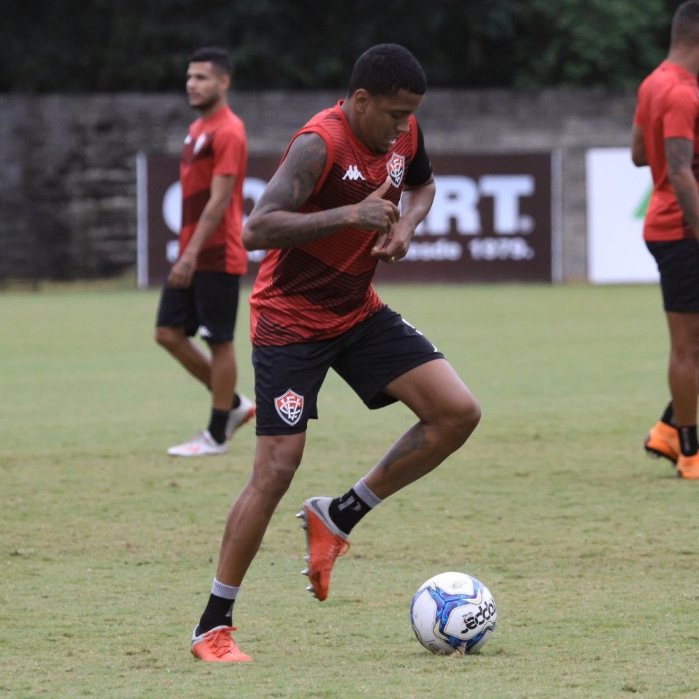 Vitória encerra preparação para duelo com o Sport; Geninho relaciona 23 atletas