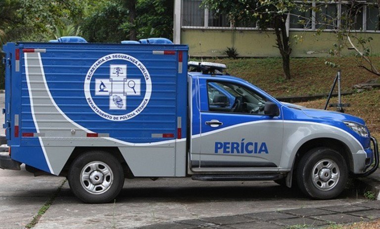 JOVEM É MORTO EM CANDEIAS