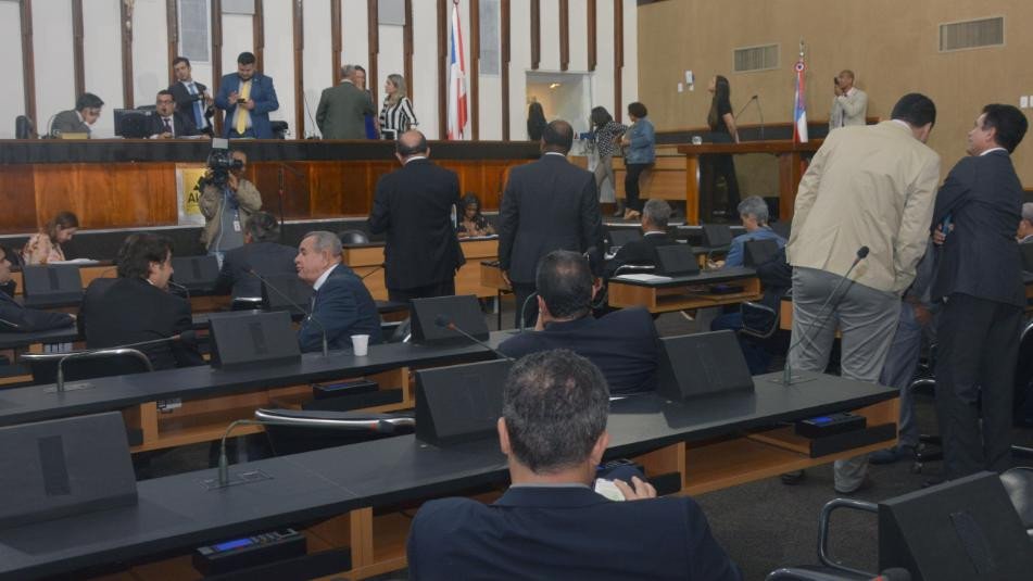 ALBA: PEDIDO DE VISTA EM PLENÁRIO ADIA VOTAÇÃO DO PLANO PLURIANUAL