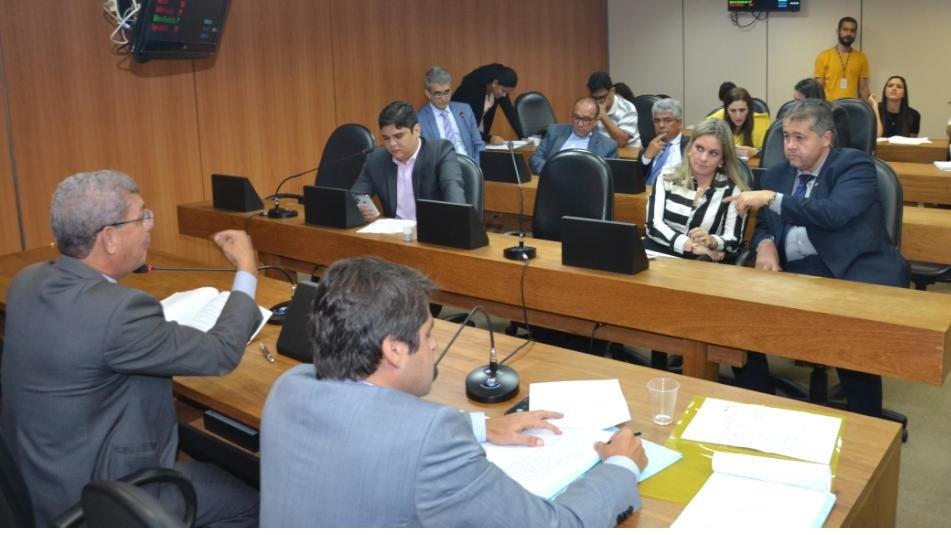 ALBA: CCJ APROVA PROJETO QUE INSTITUI A SEMANA MARIA DA PENHA