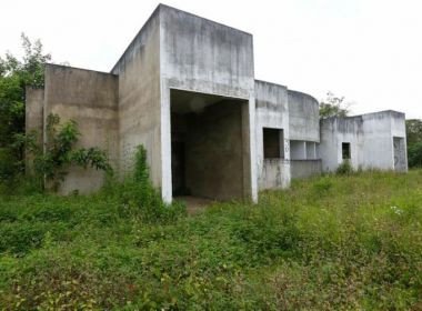 Sem previsão para inauguração, postos de saúde em São Francisco do Conde estão abandonados