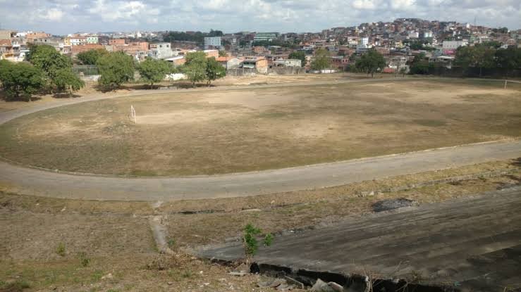 Obras do governo do Estado em Candeias continuam lentas!