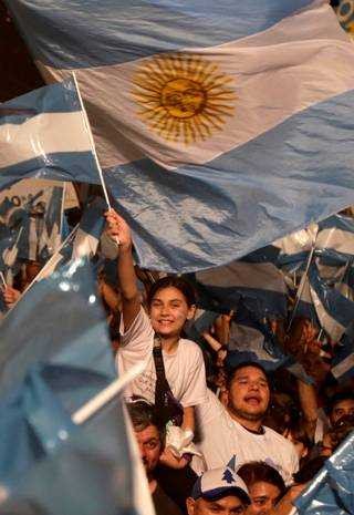 Alberto Fernández derrota Macri e vence em primeiro turno na Argentina