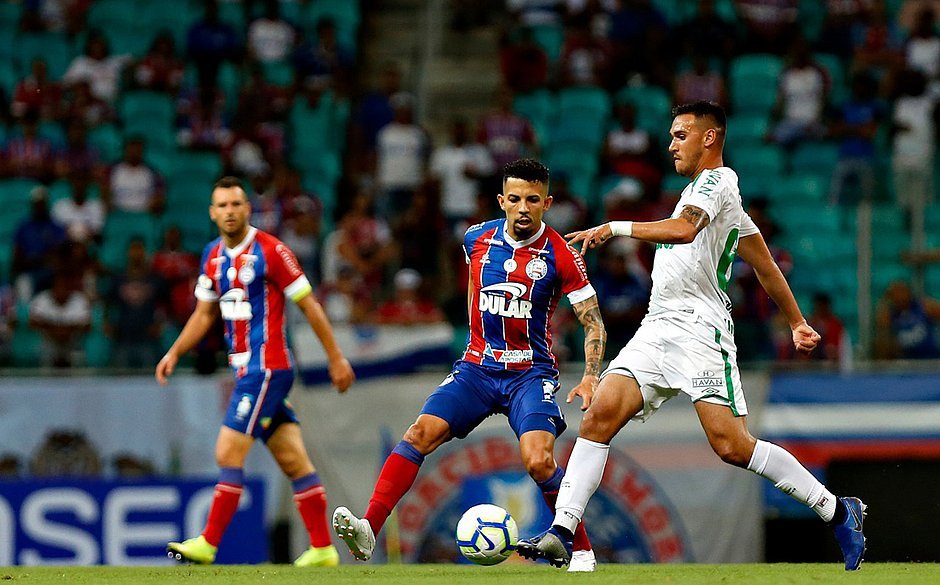 Bahia volta a decepcionar em casa e segue sem vencer no Brasileirão