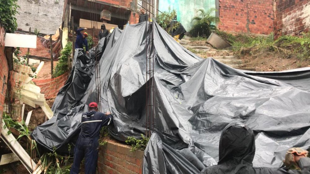 Prefeitura realiza força tarefa por conta da forte chuva