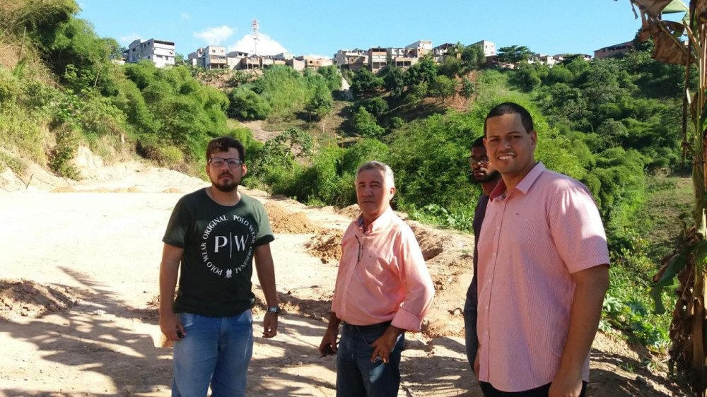 Prefeitura de Candeias inicia obra de construção da quadra na Santa Clara