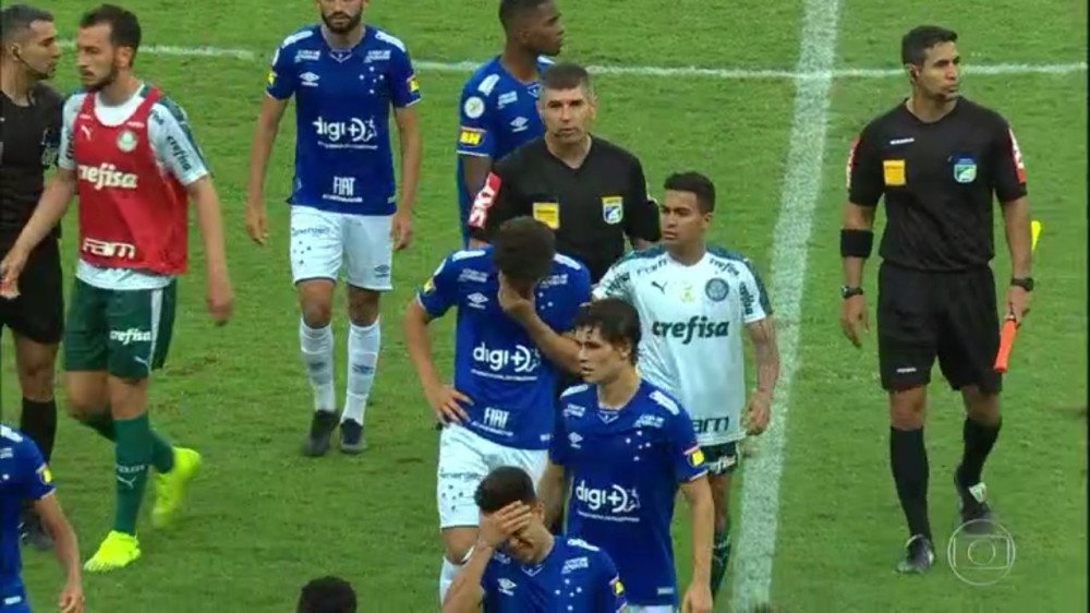 Cruzeiro perde para o Palmeiras, e é rebaixado pela primeira vez; Ceará continua na série A