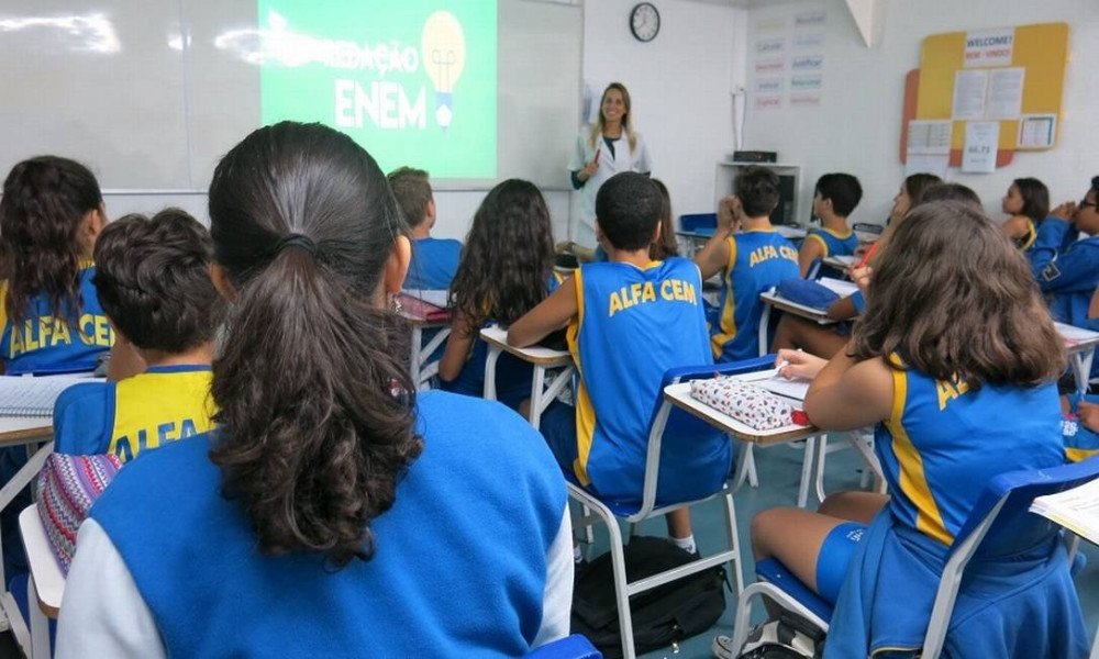 Com educação estagnada, Brasil perde uma posição no ranking do IDH da ONU