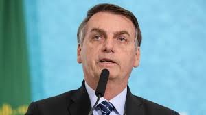 Bolsonaro sanciona lei que aumenta limite do saque imediato do FGTS