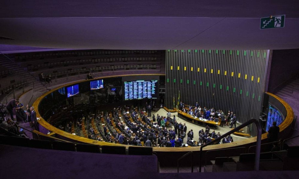 Deputados desistem de turbinar fundo eleitoral para R$ 3,8 bilhões