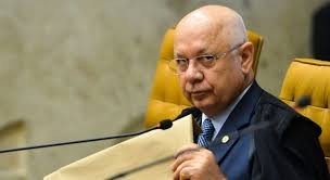 Avião de pequeno porte cai em Paraty; lista de passageiros inclui ministro do STF