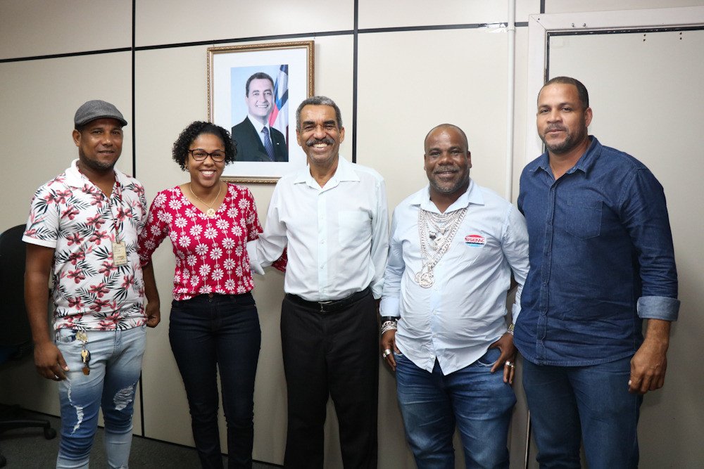 Lideranças sindicais dos servidores de Candeias se reúnem com o secretário Carlos Martins