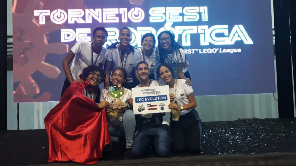 Equipe de Candeias ganha o primeiro lugar em Pesquisas na etapa regional do Torneio SESI de Robótica da FIRST LEGO