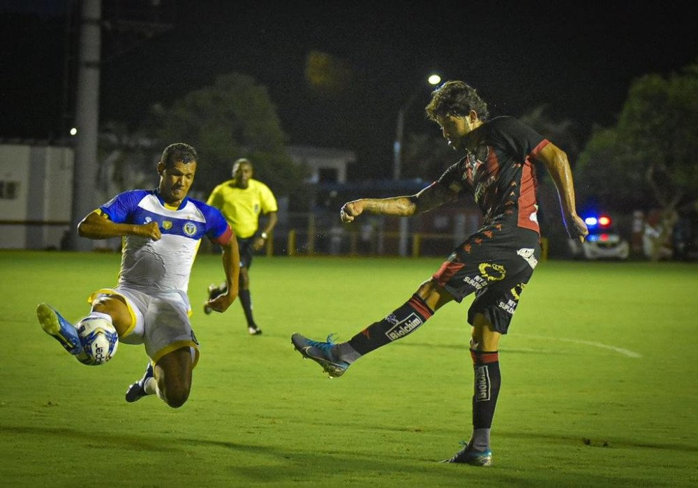 Em jogo truncando, Vitória não sai do empate com o Freipaulistano