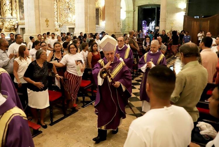 Arquidiocese de Salvador faz recomendações para evitar difusão de coronavírus em missas