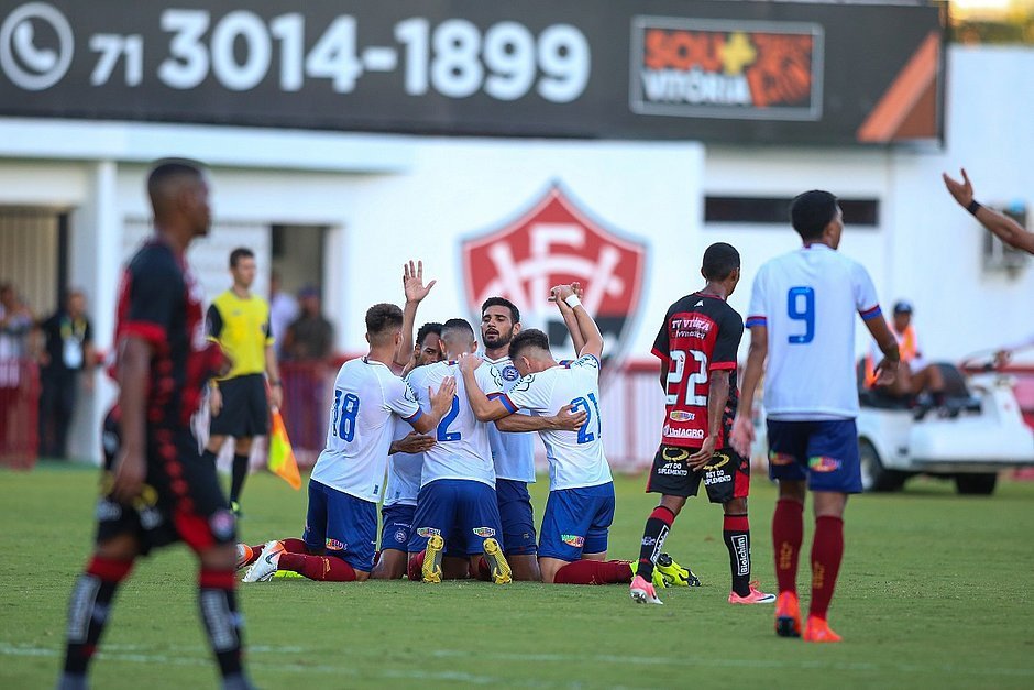 Bahia vence o Vitória com gol aos 49 do 2º tempo no Barradão