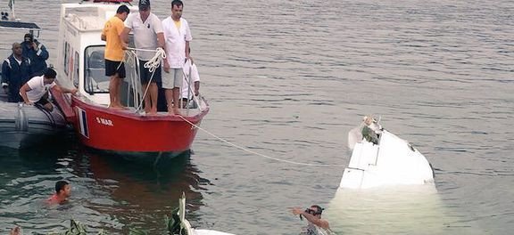 Destroços do avião que caiu em Paraty são resgatados e seguem para Angra