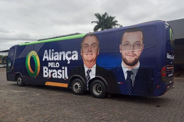 Lista de assinaturas do partido de Bolsonaro tem mortos inscritos