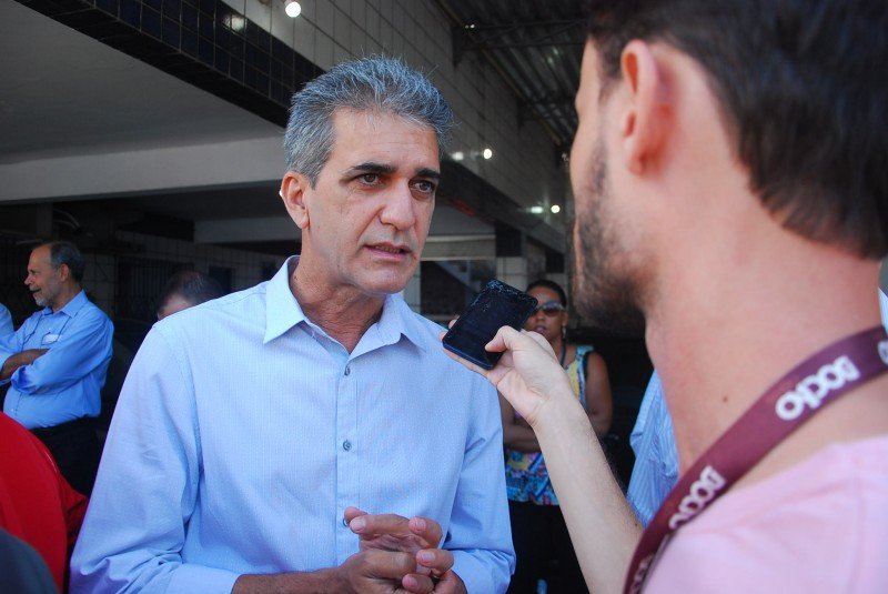 Robinson Almeida diz que reforma visa fortalecer governo para reeleição em 2018