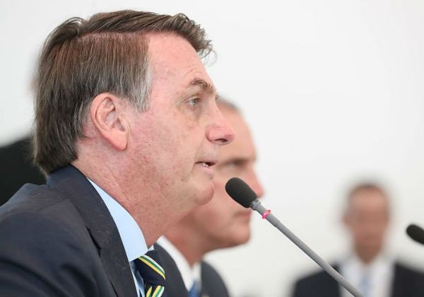 Bolsonaro diz que não há motivo para pânico sobre o coronavírus