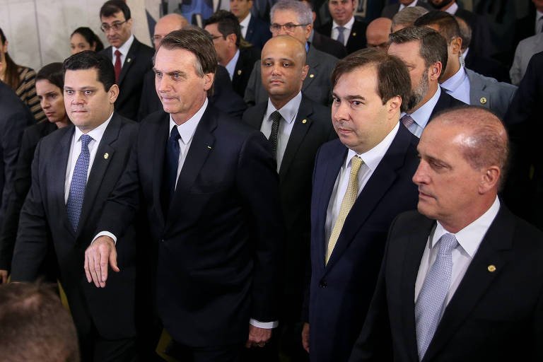 Após acusações de Bolsonaro, Rodrigo Maia diz; que presidente utiliza velho 