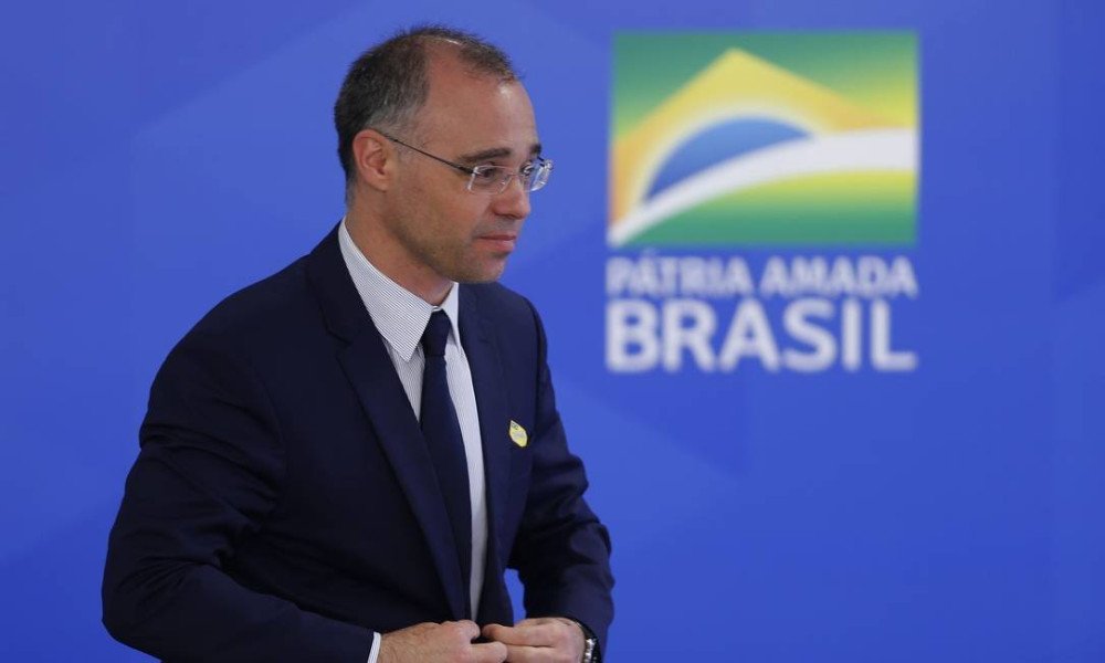 Governo confirma André Mendonça no Ministério da Justiça e Alexandre Ramagem no comando da PF