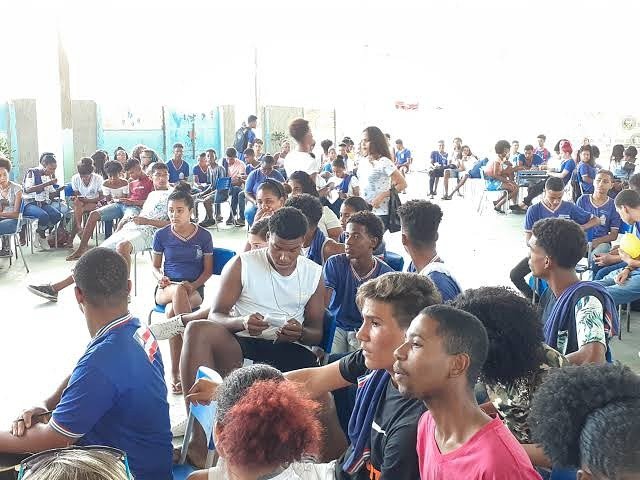 Recesso de São João será suspenso; aulas serão compensadas em dezembro e janeiro.