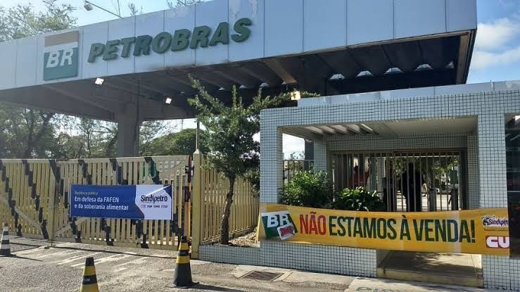 Petrobras fica na Bahia e mantém 3 mil empregos !!