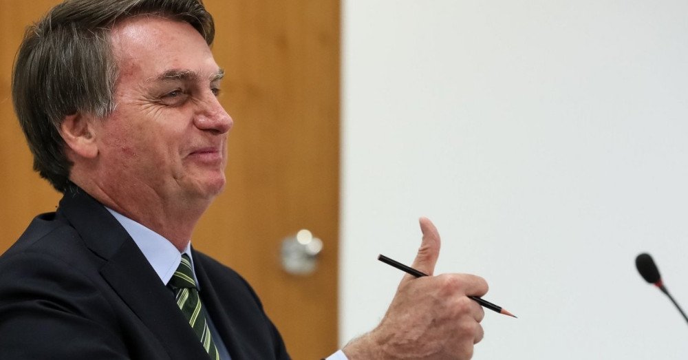 Bolsonaro tira verba do Bolsa Família do Nordeste para gastar com comunicação do Planalto