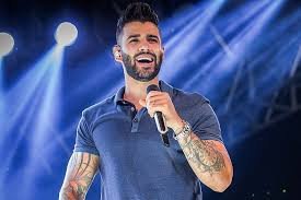 Gusttavo Lima sofre acidente de carro e atropela ciclista em Goiás