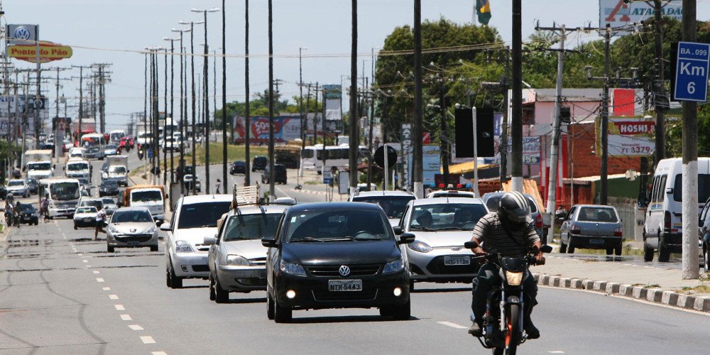 Homem morre após ser atropelado por moto na Estrada do Coco