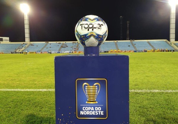 Bahia e Ceará iniciam disputa do título da Copa do Nordeste em Pituaçu