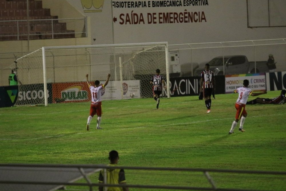 Atlético perde para a Juazeirense, mas enfrenta o Bahia na final