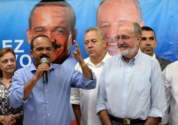 Pesquisa aponta Elinaldo como favorito para reeleição em Camaçari