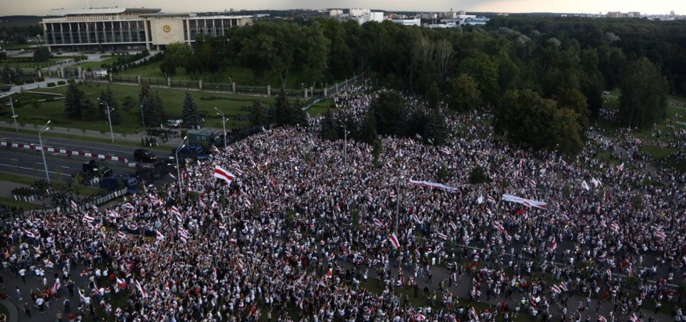 Manifestantes vão às ruas em Belarus contra reeleição de presidente