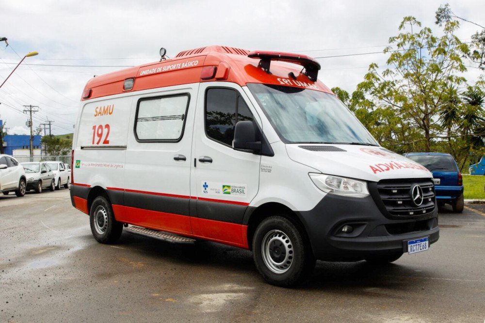 Candeias ganha nova ambulância do SAMU