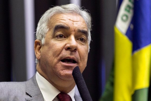 Eleições em Feira: Pesquisa mostra Zé Neto com 29% contra 22% do atual prefeito Colbert