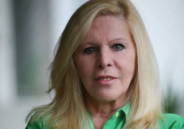 Internada em UTI com quadro de pneumonia, Vanusa apresenta melhora