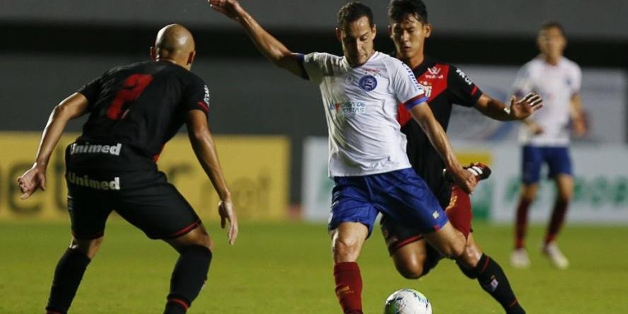 Bahia joga mal e perde para o Atlético-GO na estreia de Mano Menezes