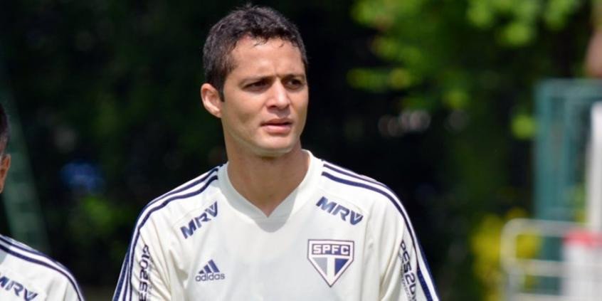 Bahia negocia contratação do zagueiro Anderson Martins