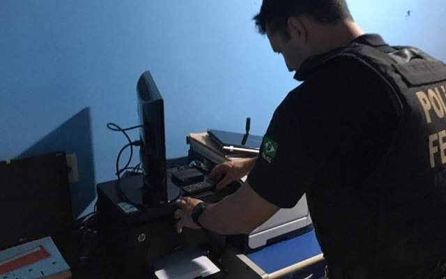 Em Simões Filho, PF deflagra operação contra fraude de Auxílio Emergencial